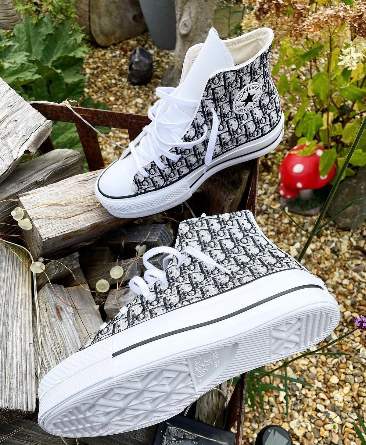 Chuck Taylor All Star Platform Converse | Black | Monogram