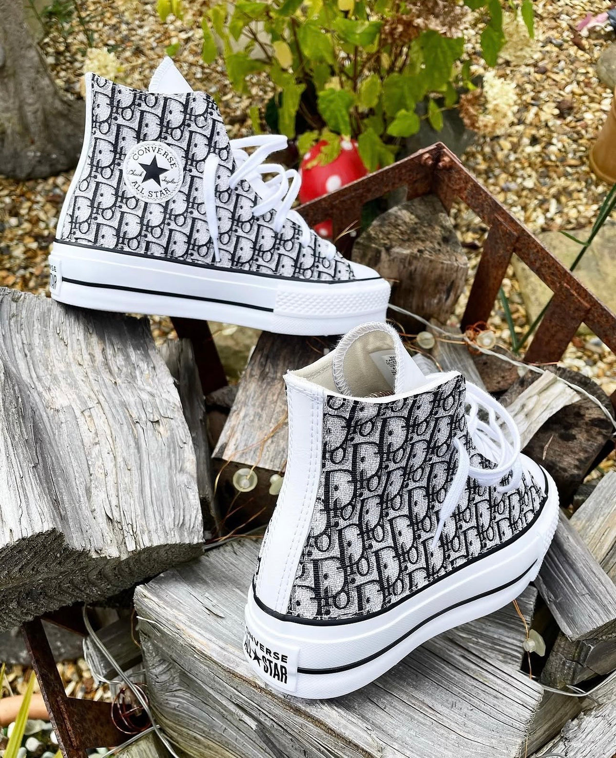 Chuck Taylor All Star Platform Converse | Black | Monogram