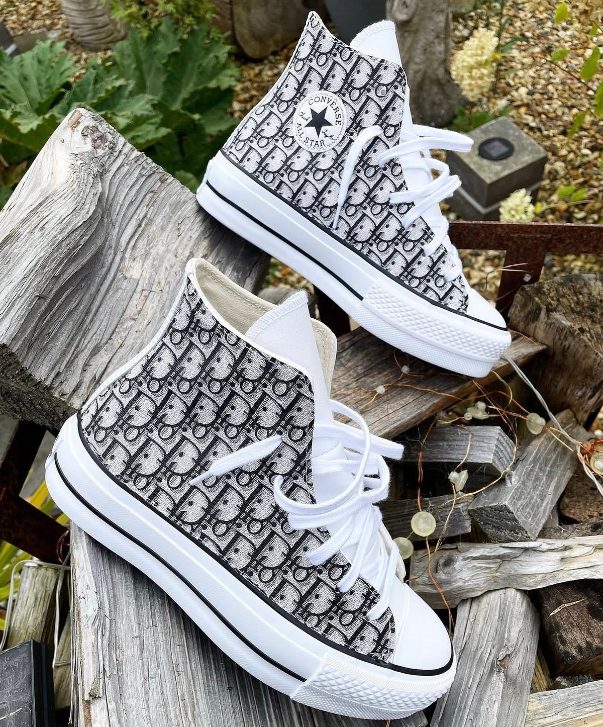 Chuck Taylor All Star Platform Converse | Black | Monogram