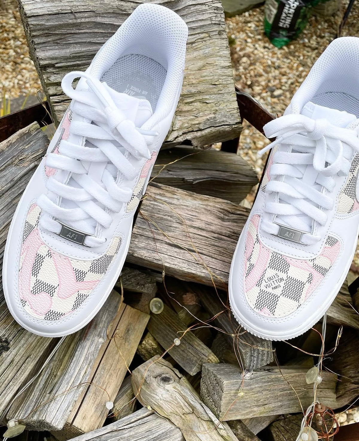 Air Force 1 | White | Pink Square | Mono