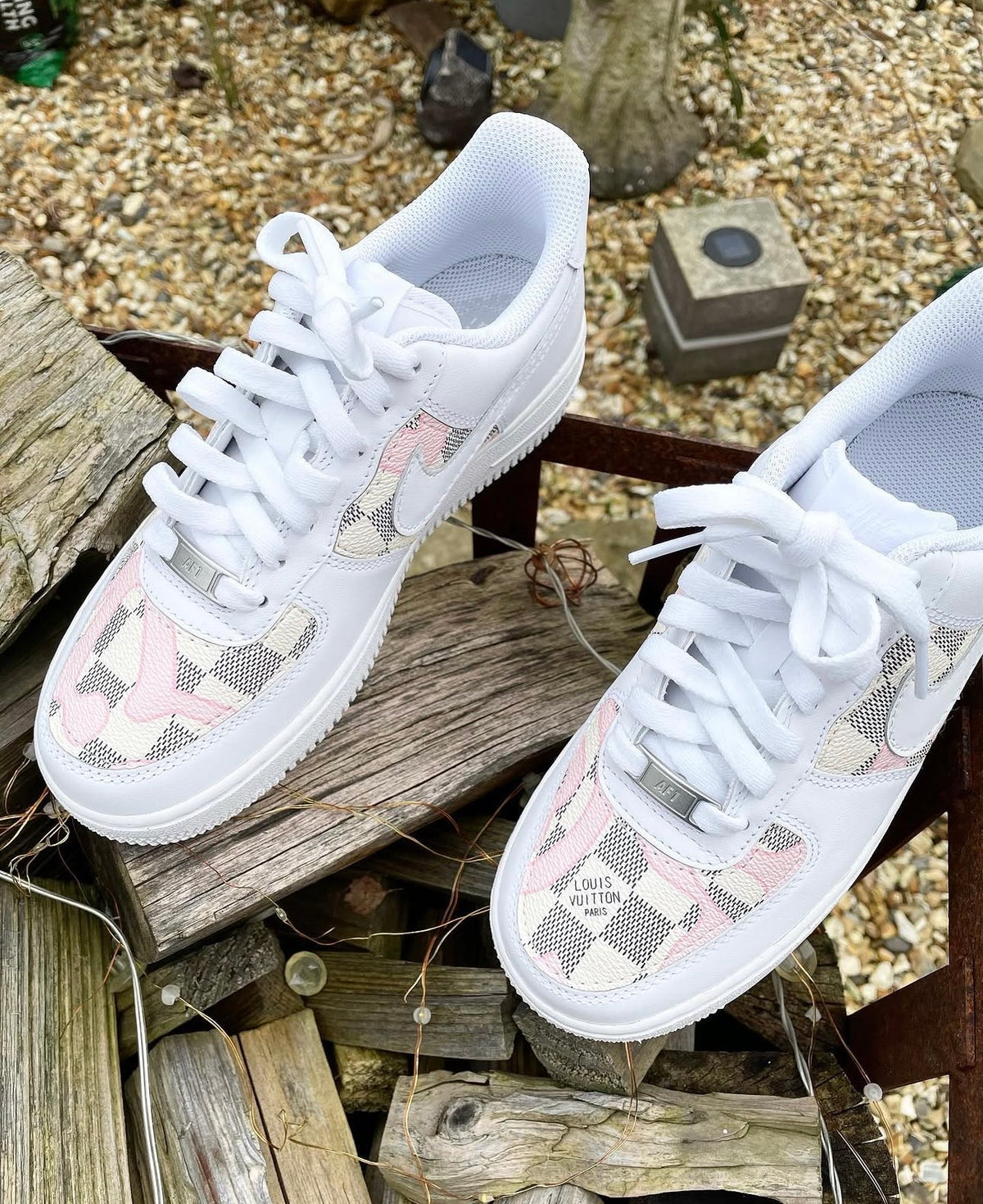Air Force 1 | White | Pink Square | Mono
